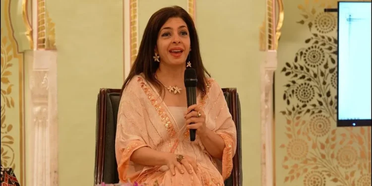 RAYMONDS  സിംഗാനിയയെ ഭാര്യ നവാസ് മോദി ചതിക്കുമോ